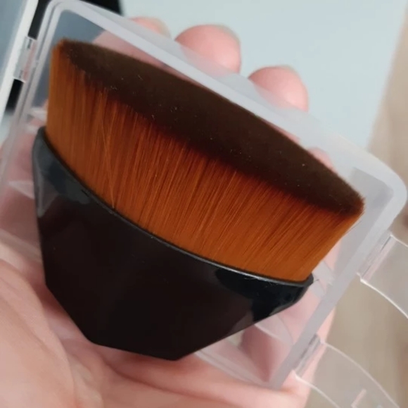 Flawless makeup Brush - Picture 3 of 3